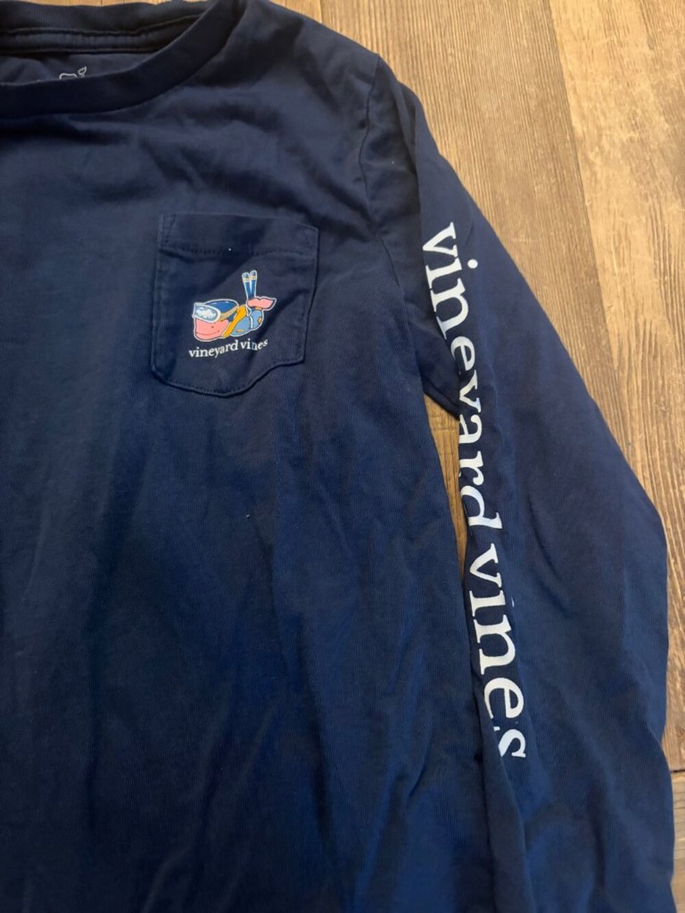 Vineyard Vines Boys 6 Navy Ski Whale Long Sleeve Tee